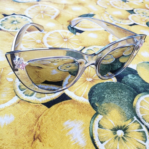 Sunglasses & case. - Picture 2 of 5